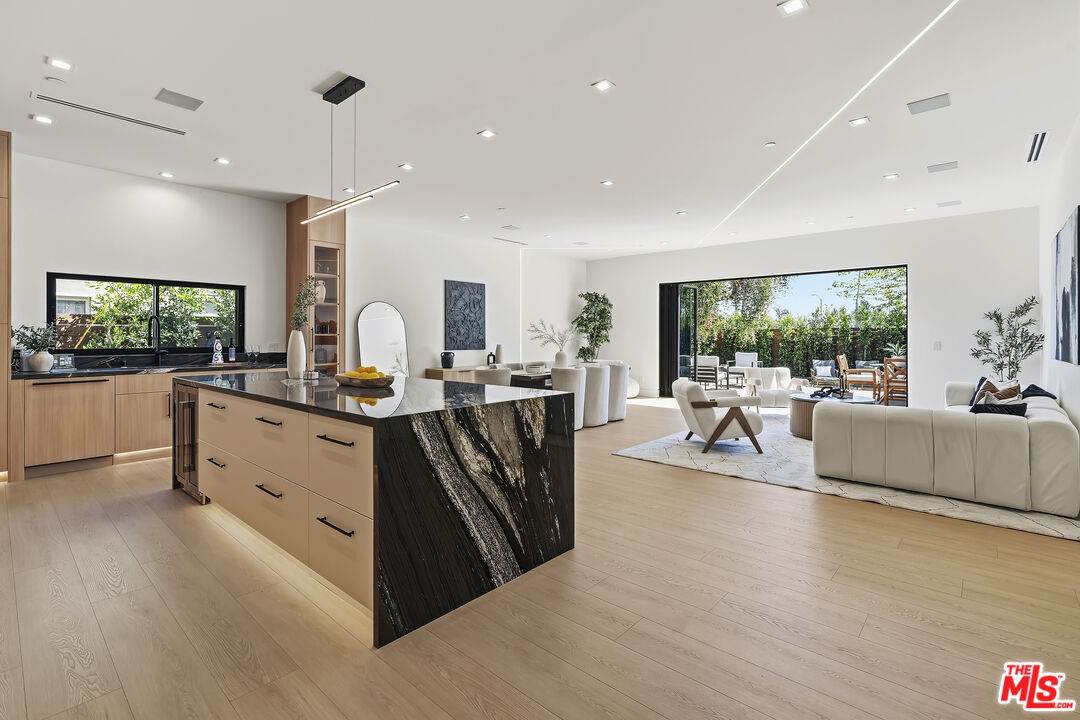 5528 Mclennan Ave - Photo 1