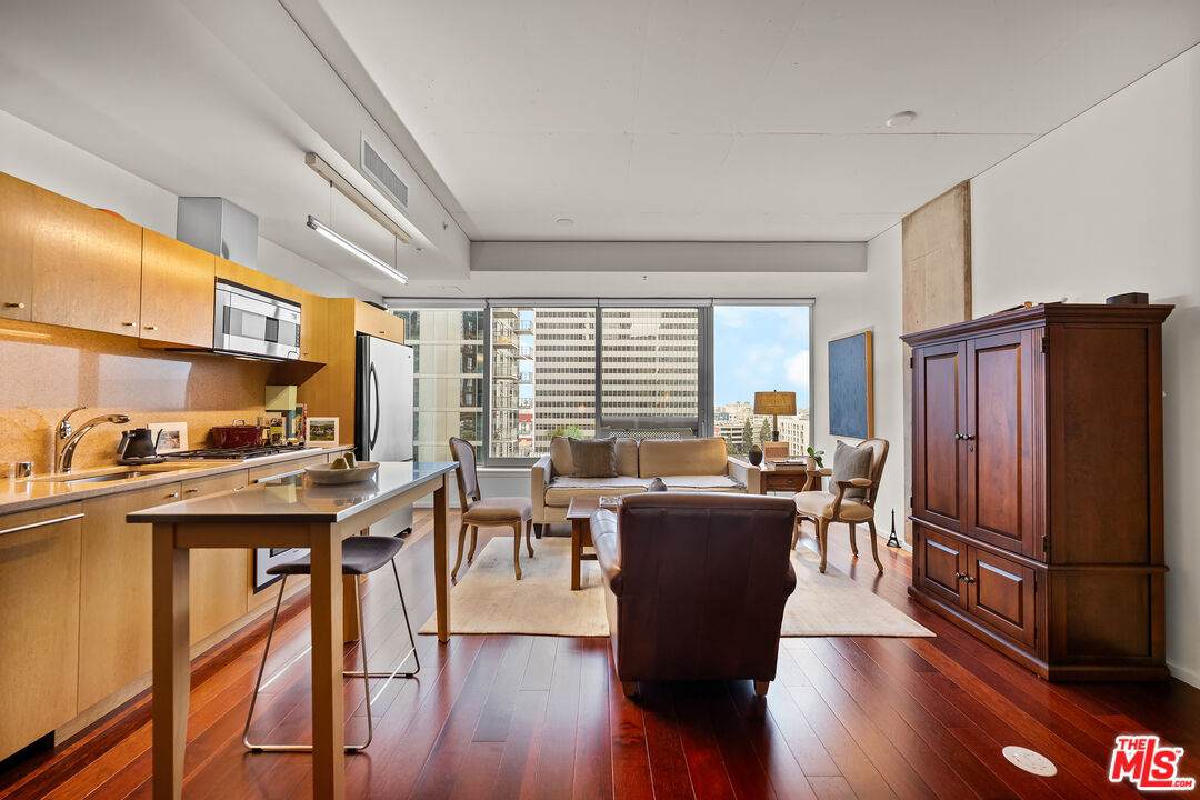1155 Grand Ave - Photo 1