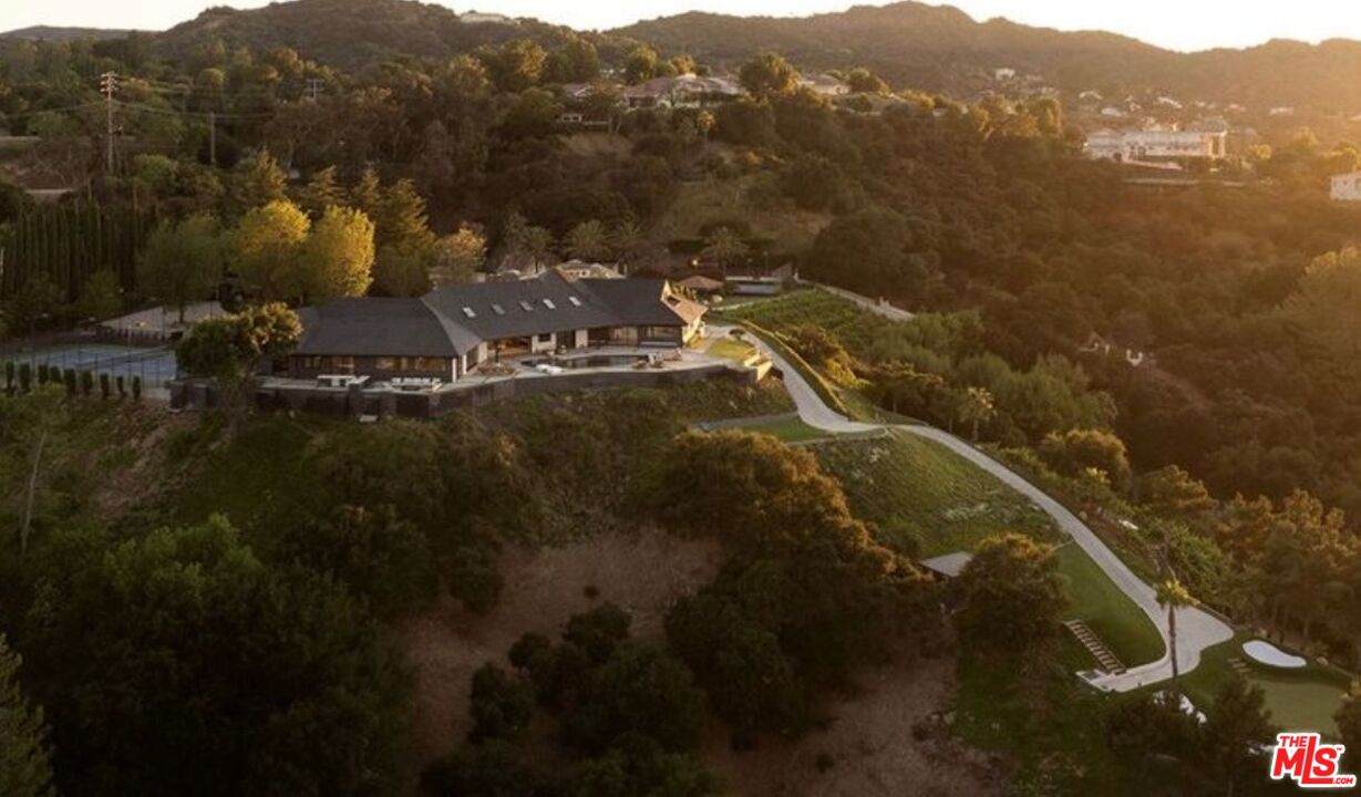 16401 Mulholland Dr - Photo 1