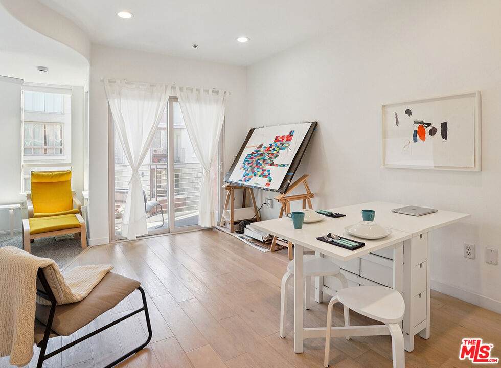 100 Alameda St - Photo 1