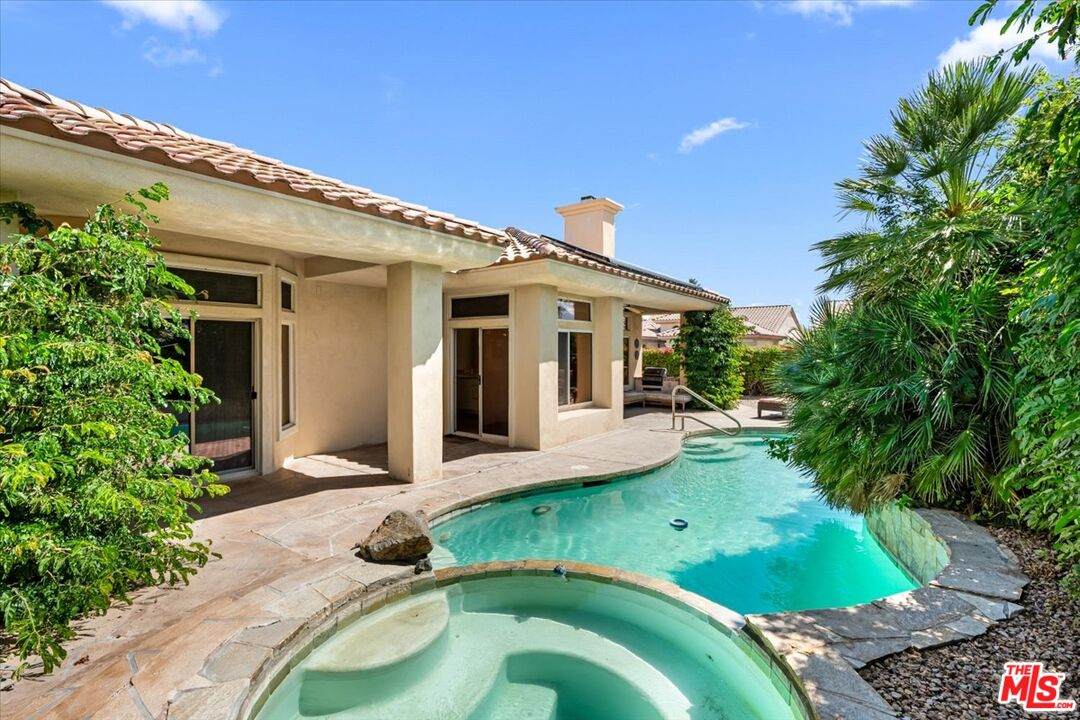 78649 Waterfall Dr - Photo 1