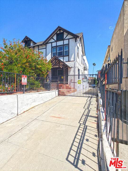 336 Wilton Pl - Photo 1