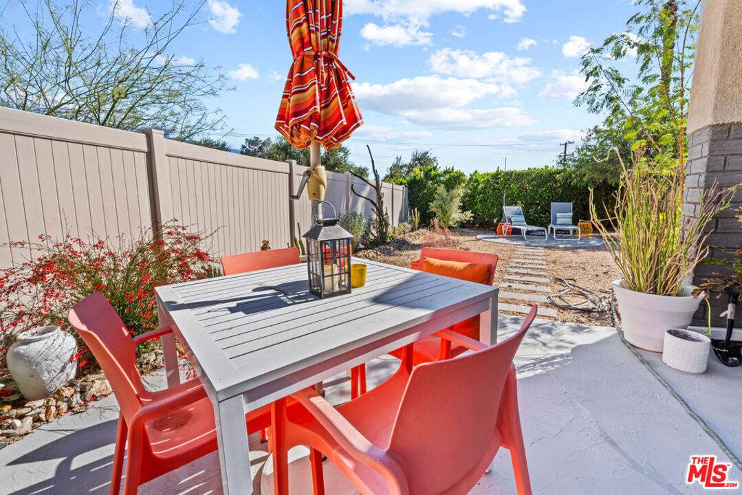 3060 Sunflower Cir - Photo 1