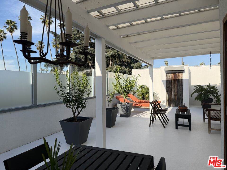 924 5th St - Photo 1