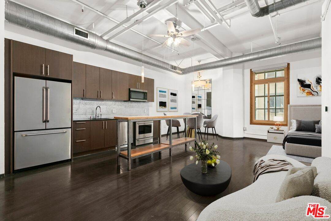 1645 Vine St - Photo 1