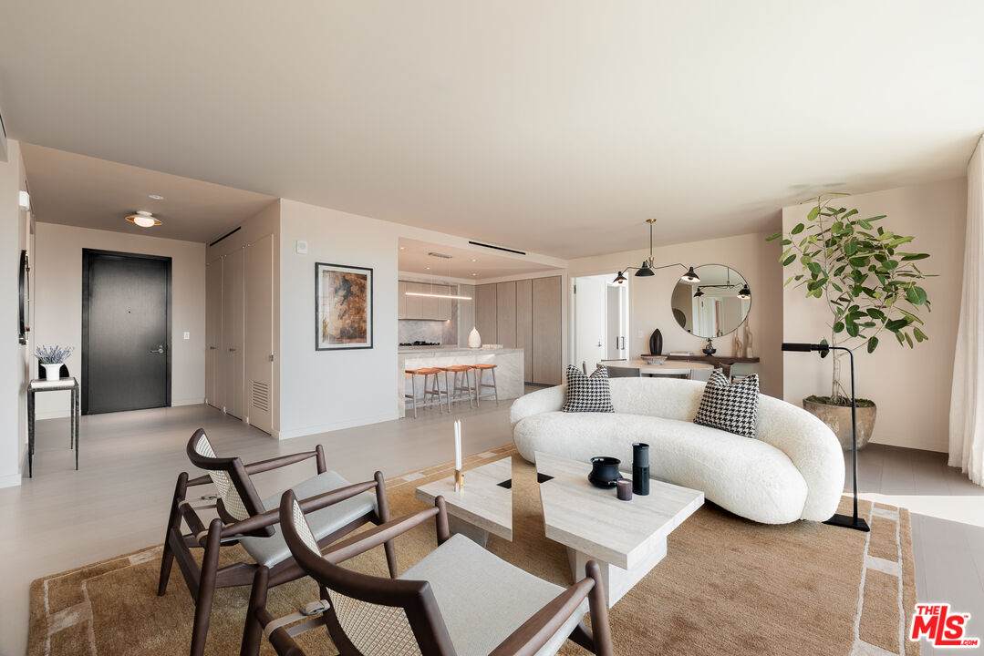 9200 Wilshire Blvd - Photo 1