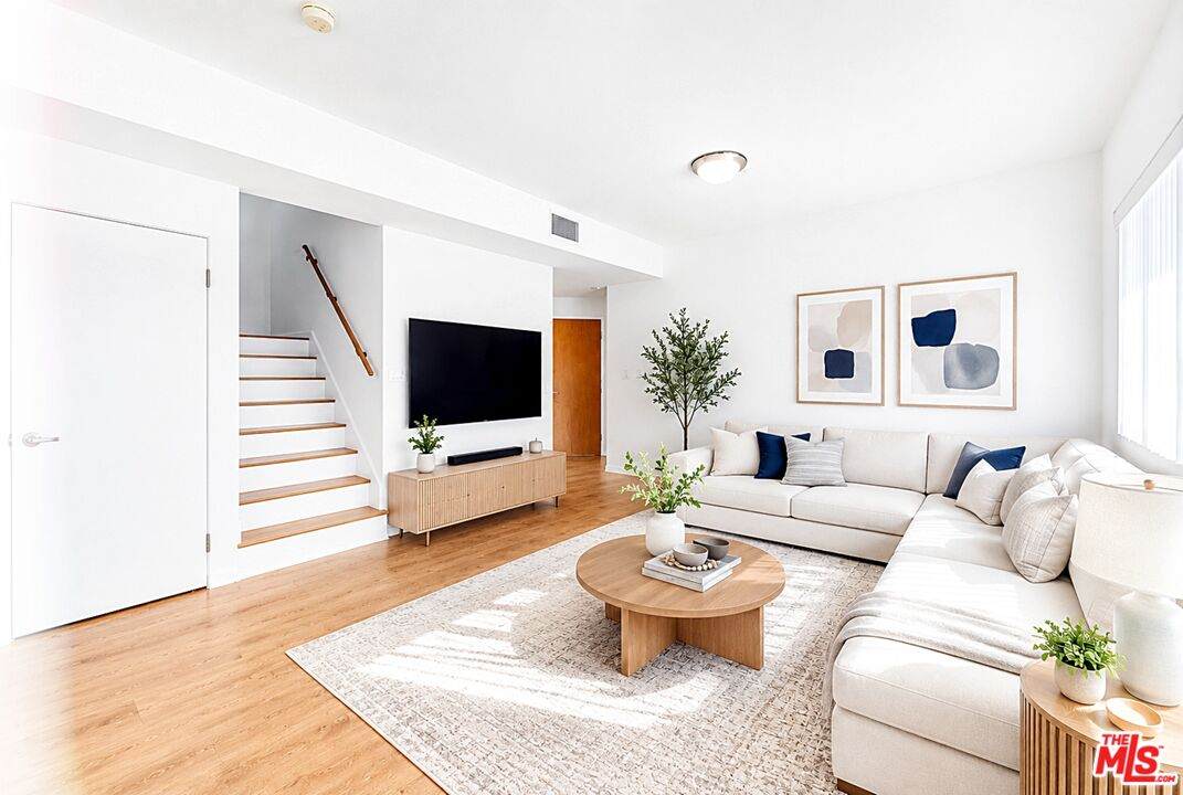 2864 Sunset Pl - Photo 1