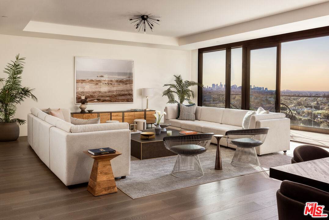 8420 Sunset Blvd - Photo 1