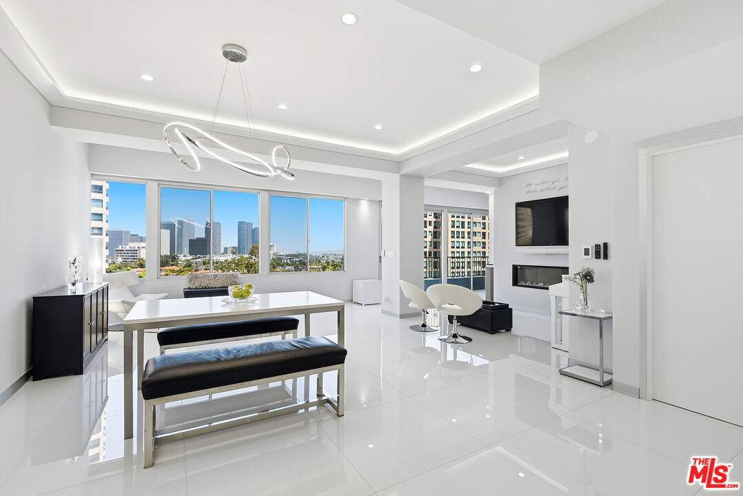 10501 Wilshire Blvd - Photo 1