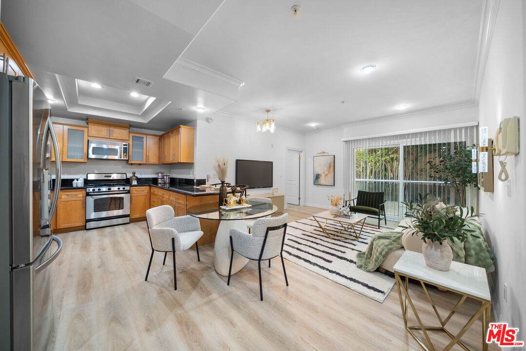 1128 Serrano Ave - Photo 1