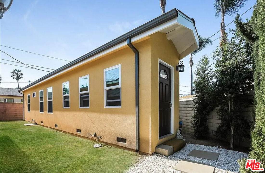 6147 Will Rogers St - Photo 1