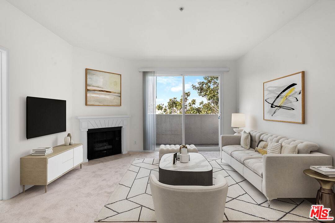620 Gramercy Pl - Photo 1