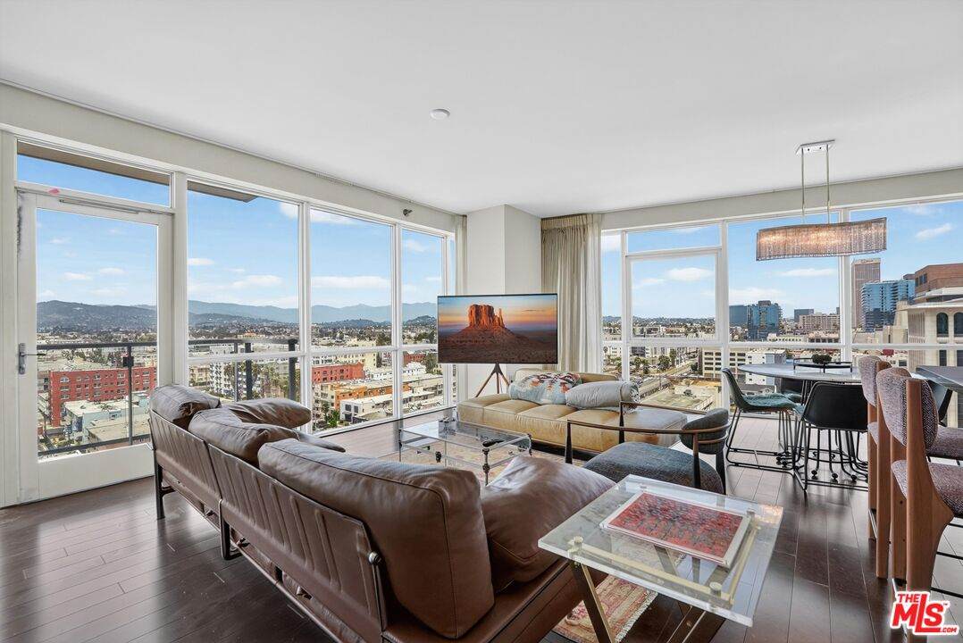 3785 Wilshire Blvd - Photo 1