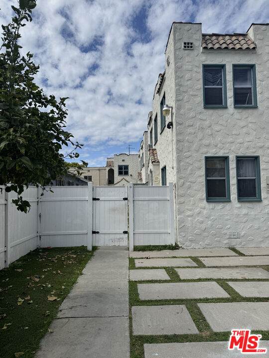 1225 West Blvd - Photo 1
