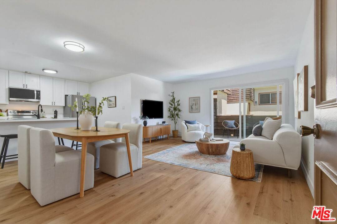 5403 Newcastle Ave - Photo 1