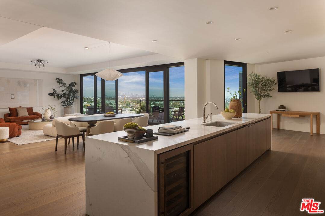 8420 Sunset Blvd - Photo 1