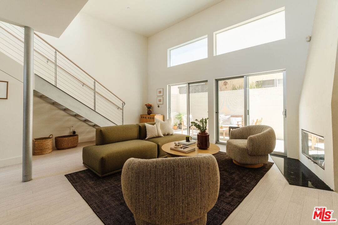 1254 24th St - Photo 1