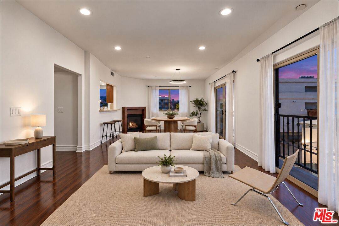 936 Hudson Ave - Photo 1