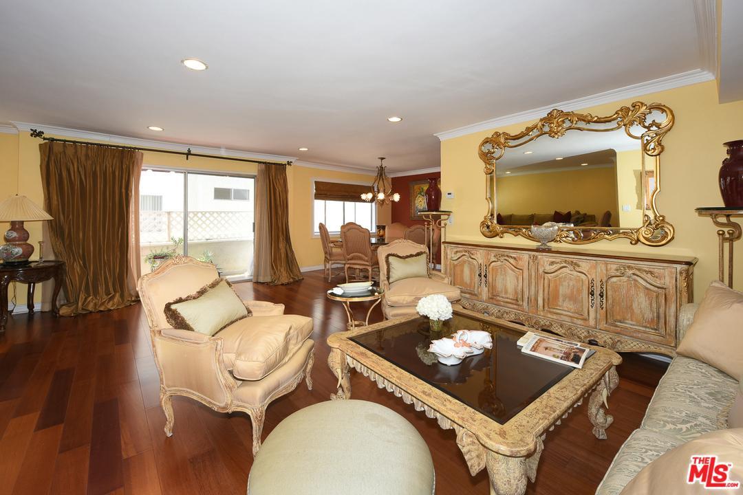 5343 Yarmouth Avenue - Photo 1