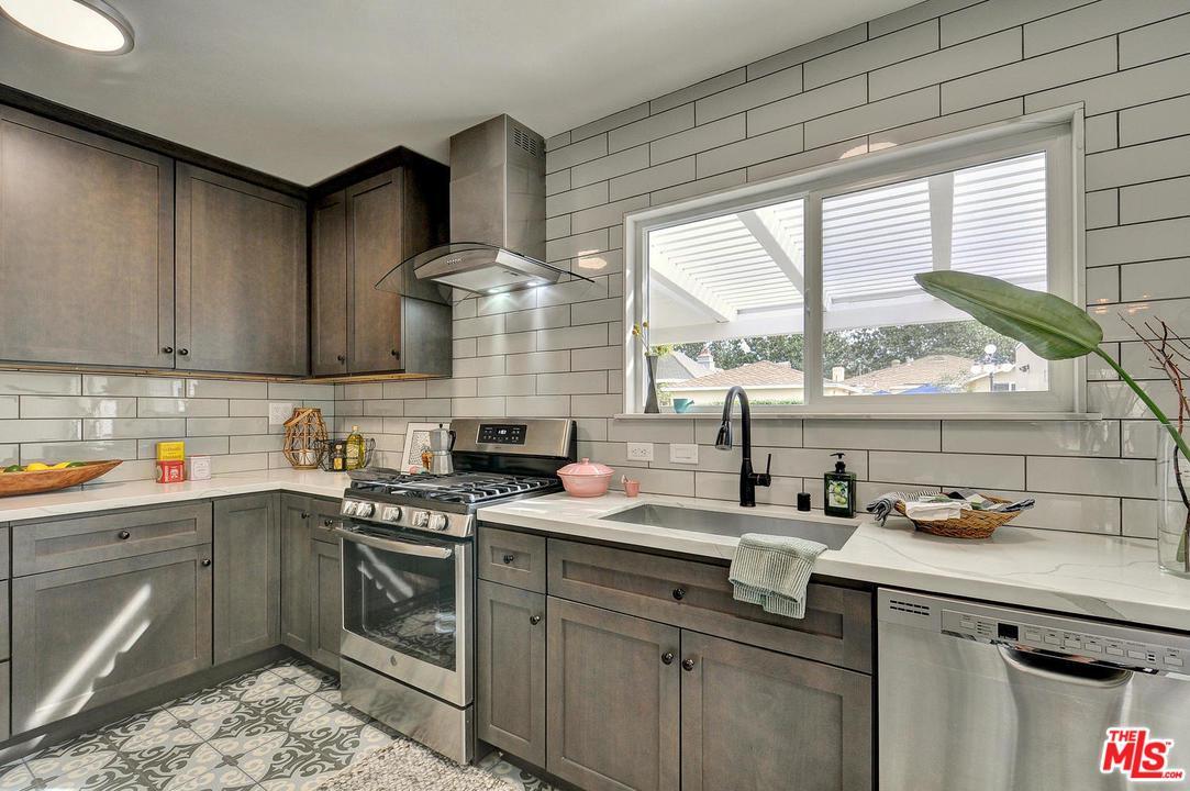 11030 Lindblade Street - Photo 1
