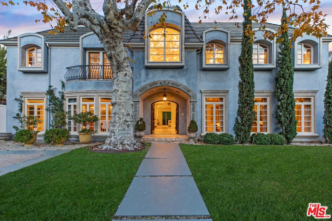 618 Palm Drive - Photo 1