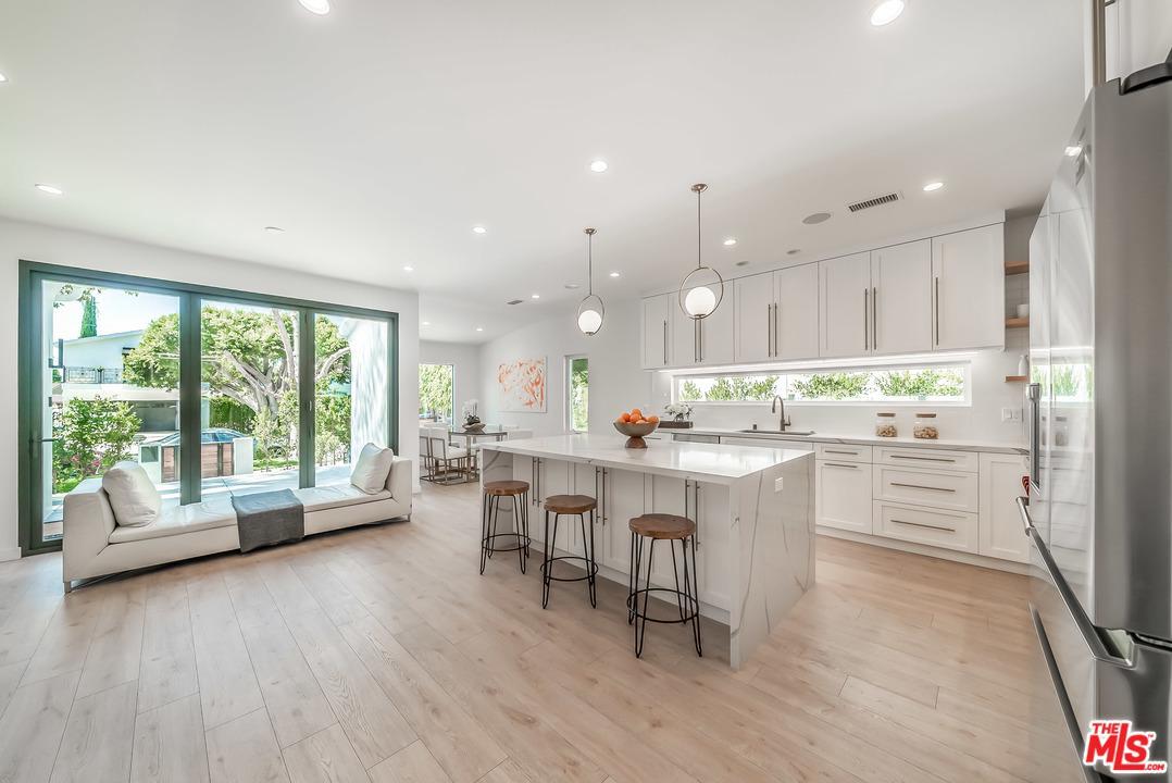 458 Croft Avenue - Photo 1