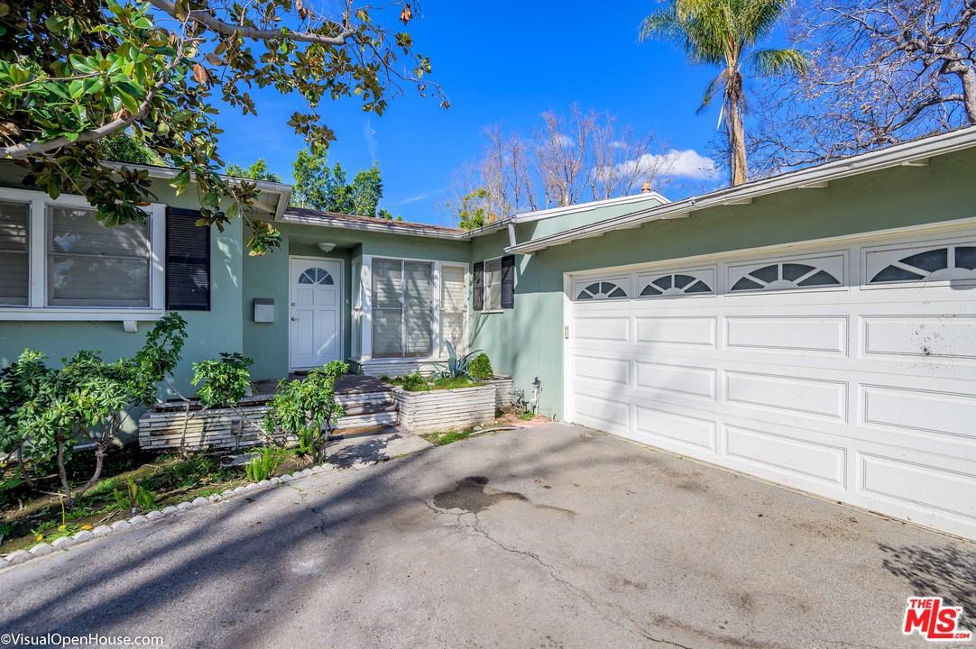5333 Babcock Avenue - Photo 1