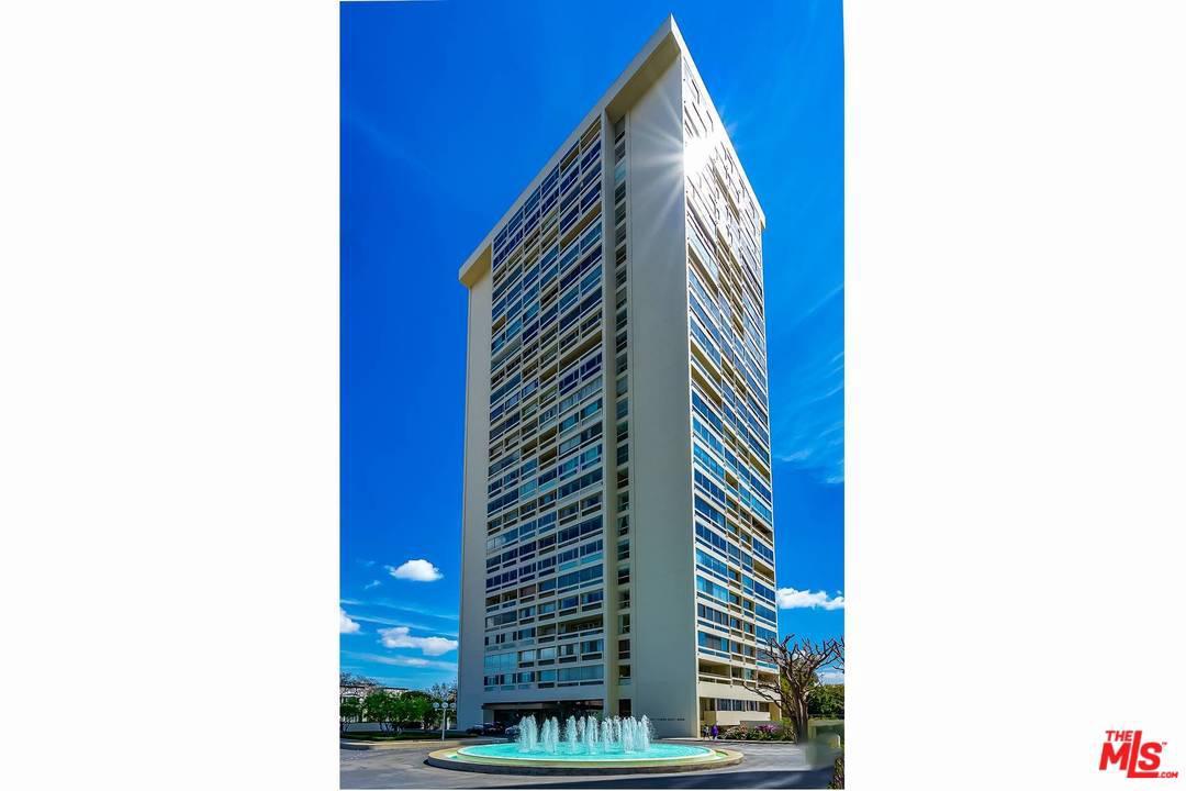 2222 Avenue Of The Stars - Photo 1