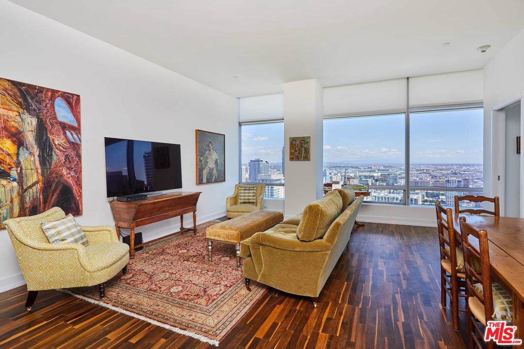 900 Olympic - Photo 1