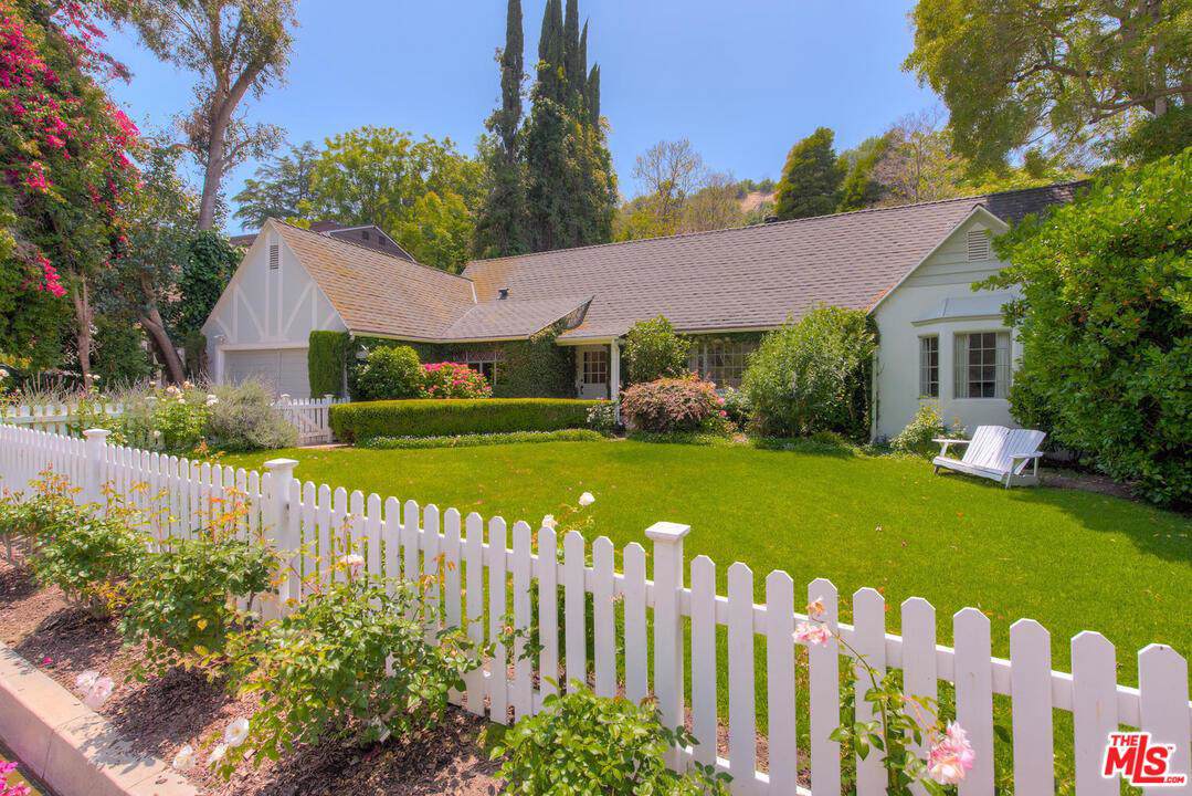 3827 Dixie Canyon Avenue - Photo 1