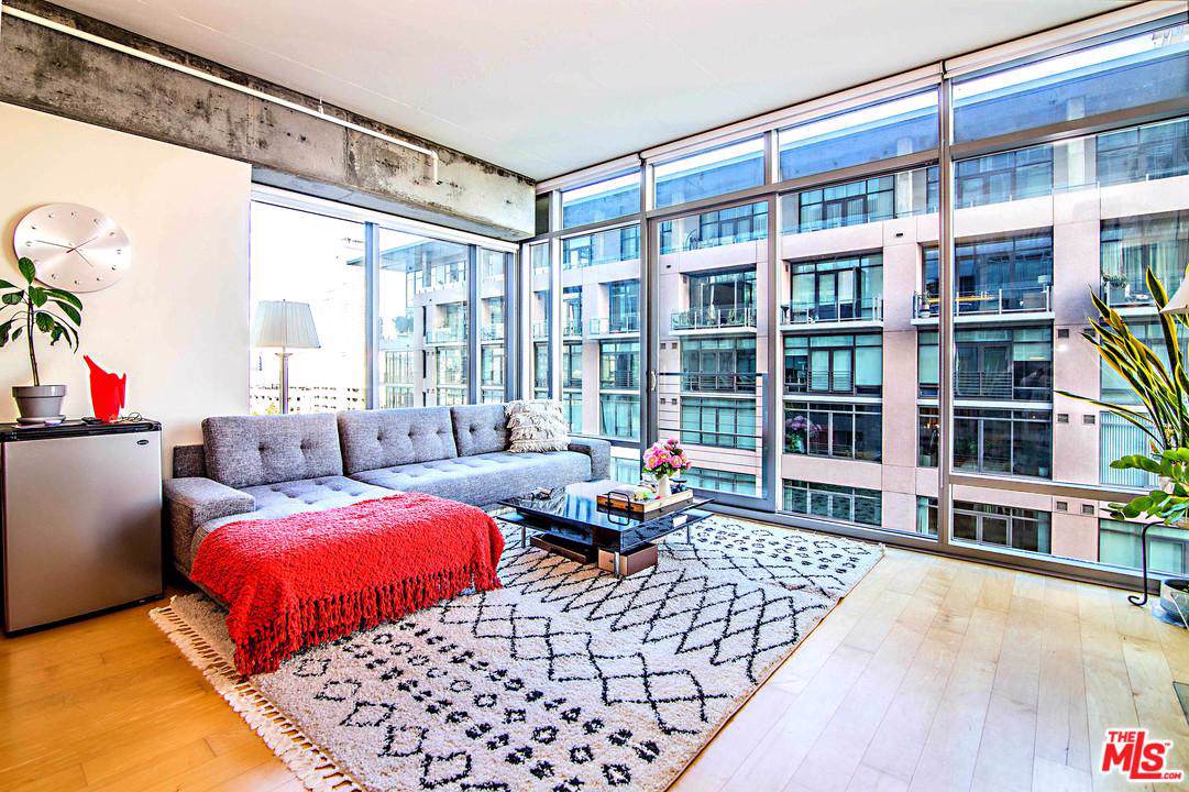 1100 Hope Street - Photo 1