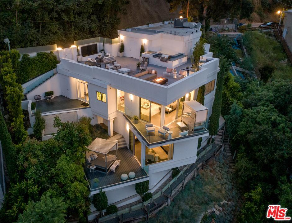 8646 Hollywood - Photo 1