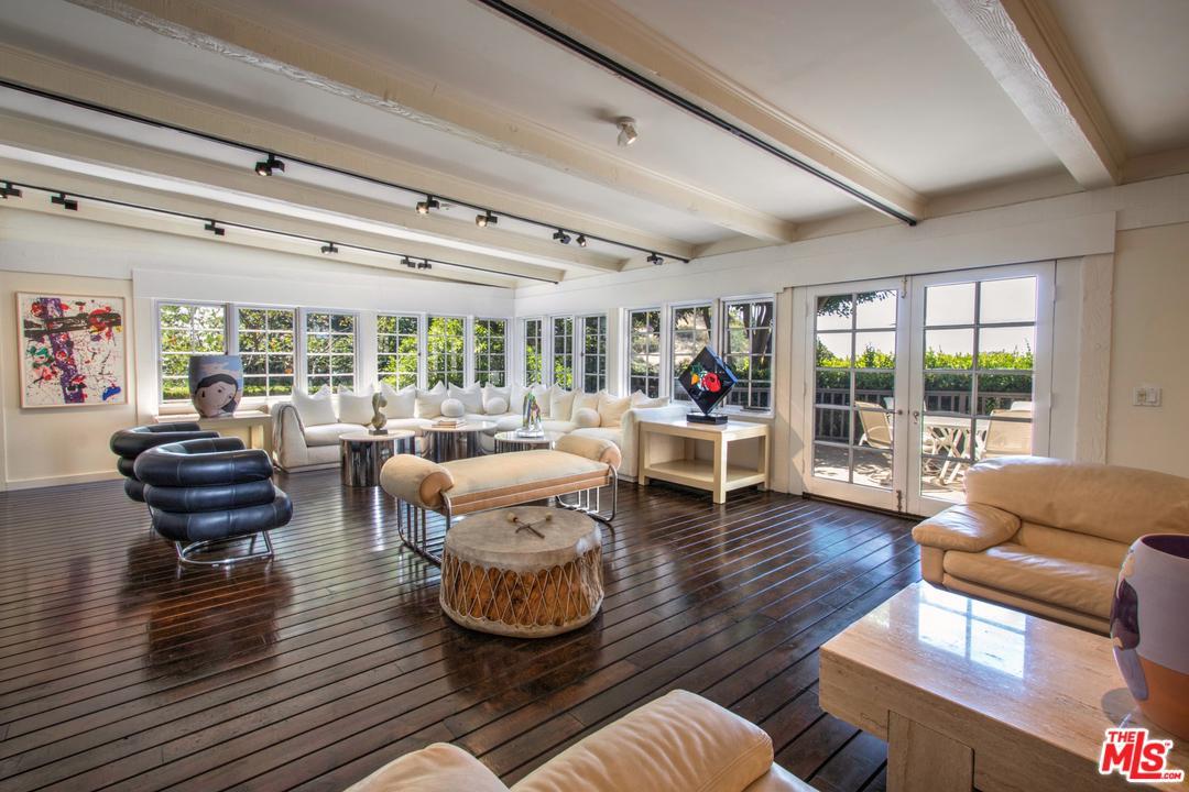 7217 Mulholland Drive - Photo 1
