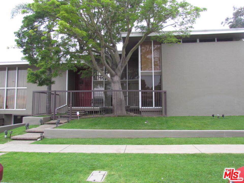 4843 Inadale Avenue - Photo 1