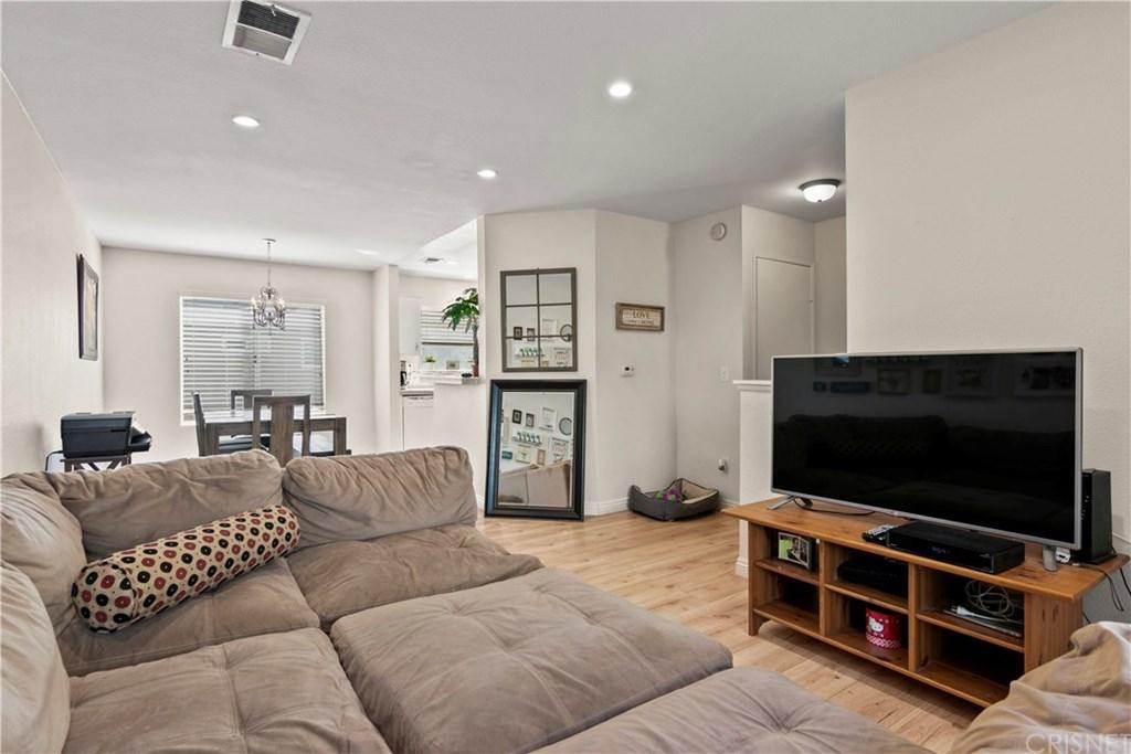 11150 Glenoaks Boulevard - Photo 1