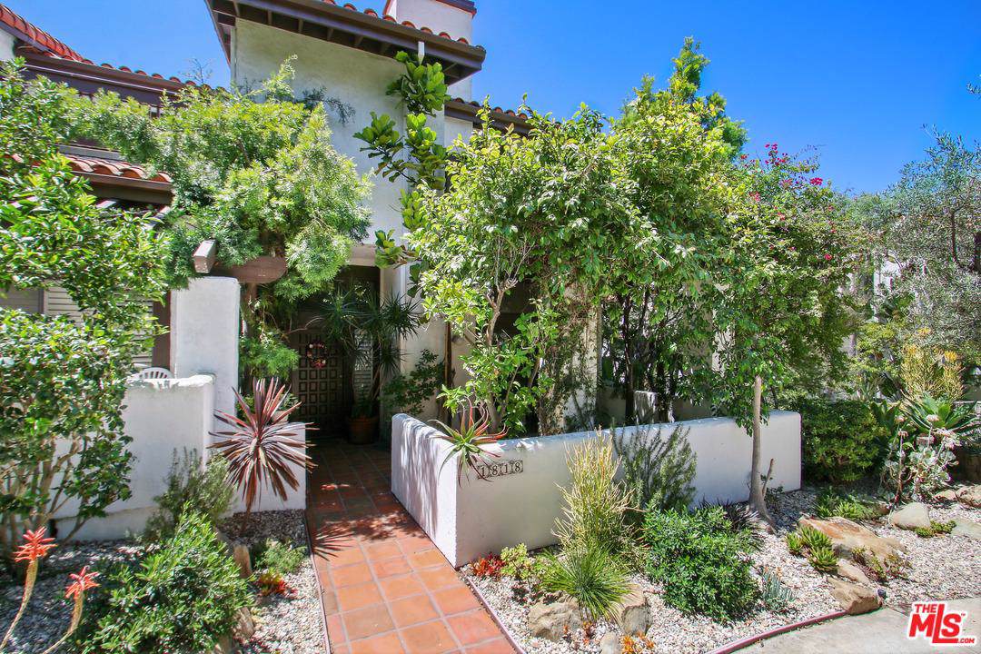 1818 Palisades Drive - Photo 1