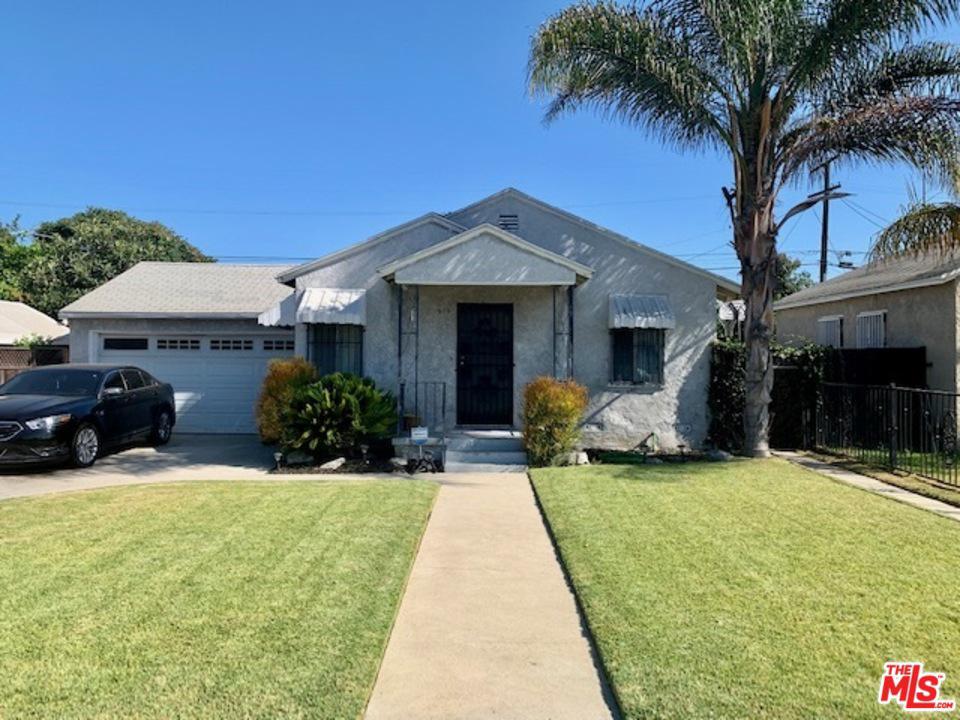 919 Stockwell Street - Photo 1