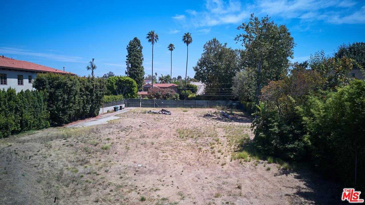 193 Carmelina Avenue - Photo 1
