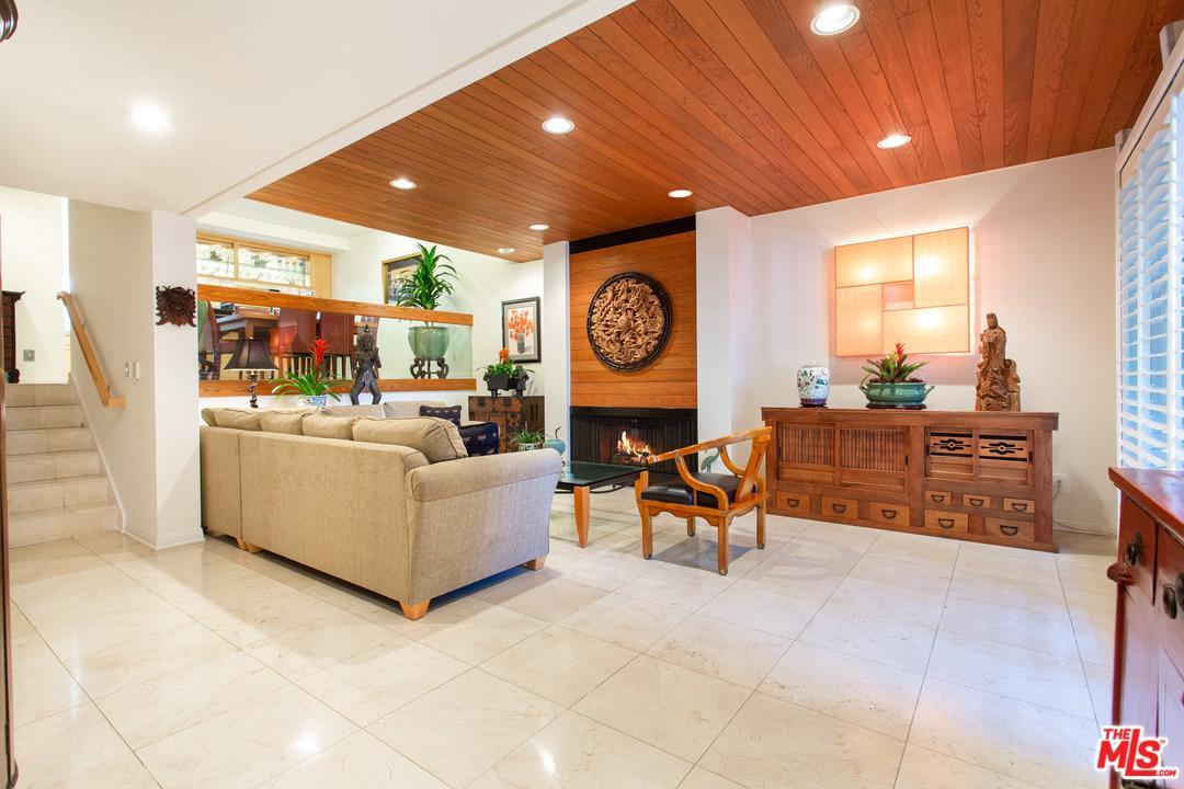 4734 La Villa Marina - Photo 1