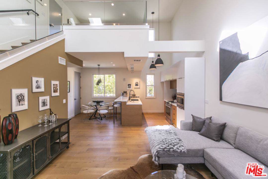 532 Elk Avenue - Photo 1