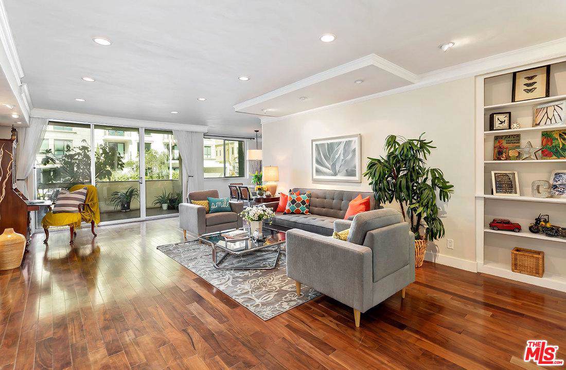 11970 Montana Avenue - Photo 1
