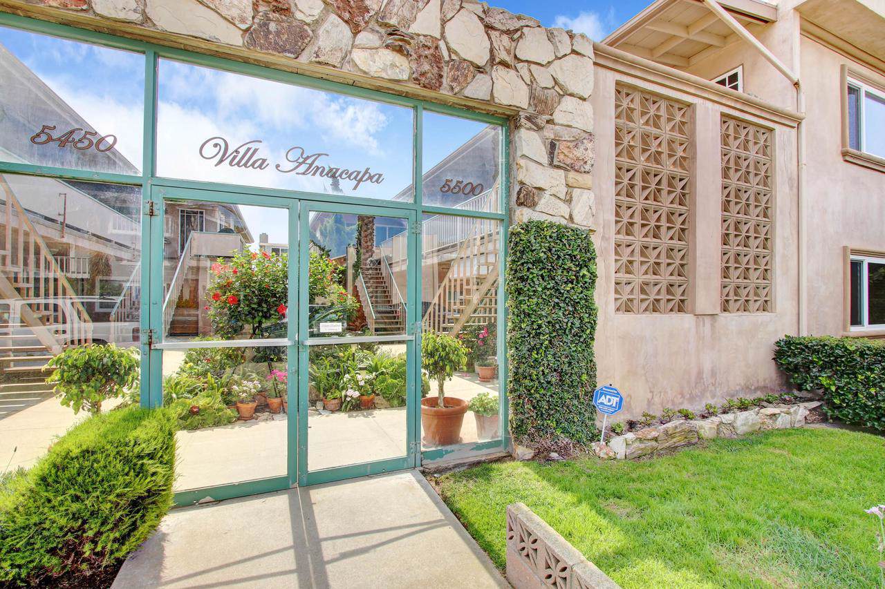 5500 Driftwood Street - Photo 1