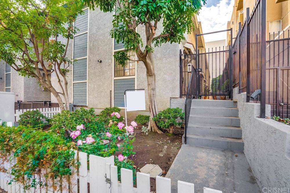 1221 Sycamore Avenue - Photo 1