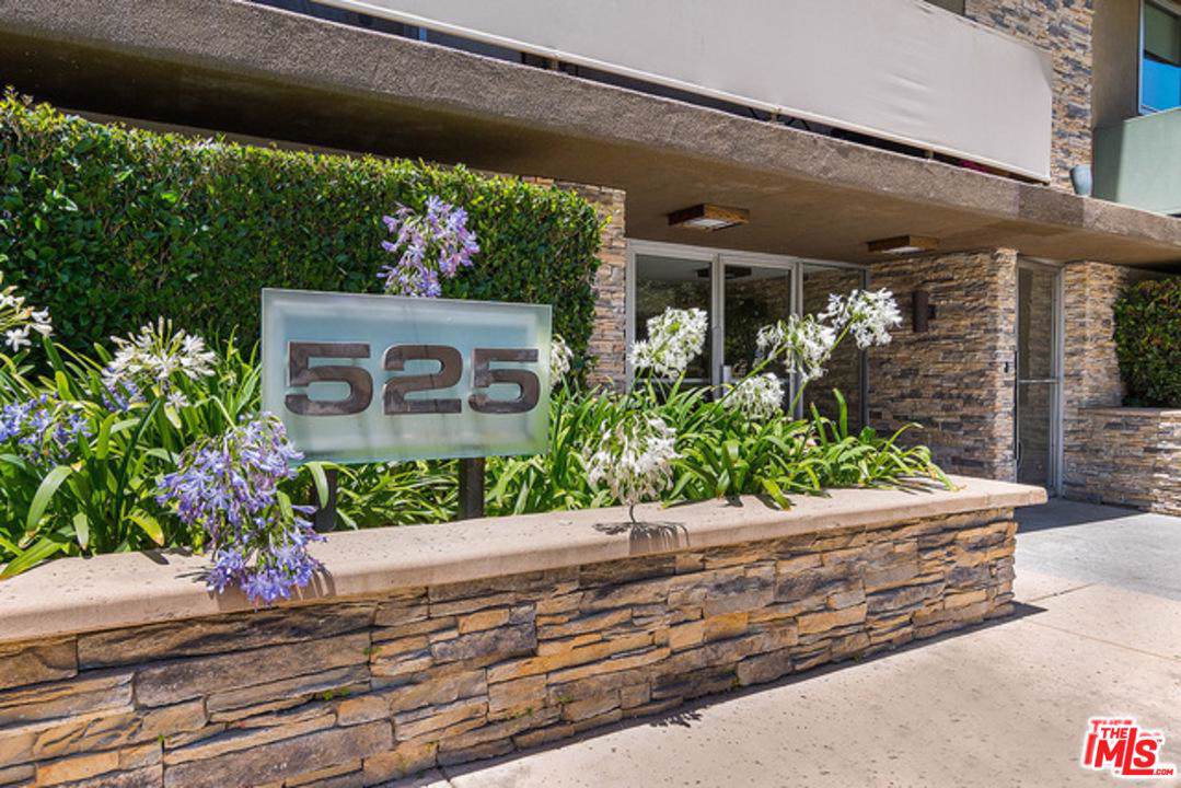 525 Sycamore Avenue - Photo 1