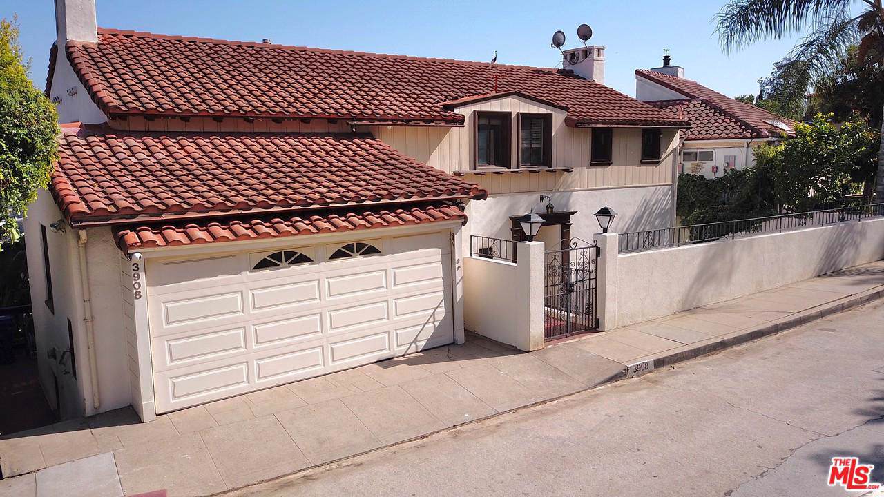 3908 Carnavon Way - Photo 1