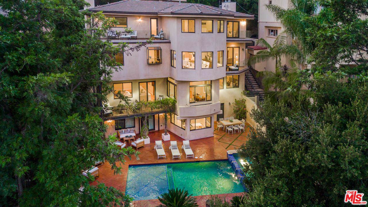 15033 Rayneta Drive - Photo 1