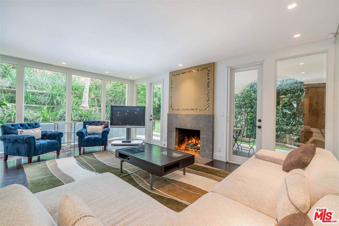 1534 Doheny Drive - Photo 1