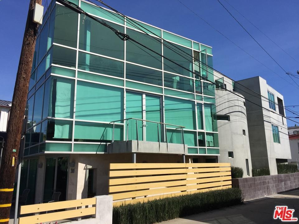 316 10TH Street - Photo 1