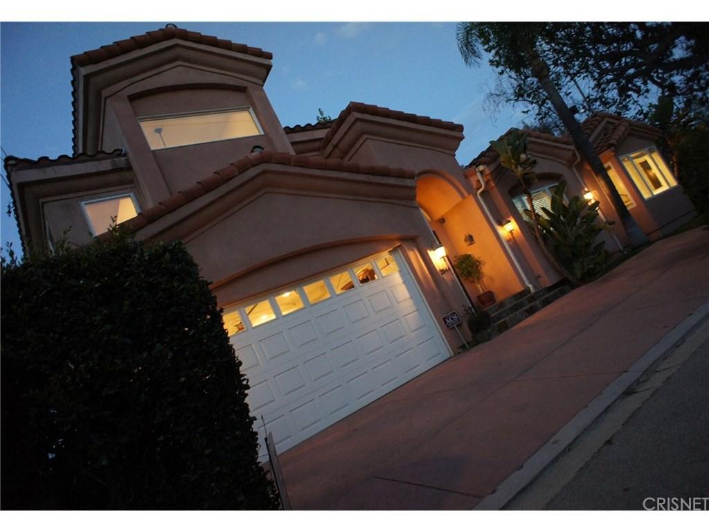 2544 Roscomare Road - Photo 1