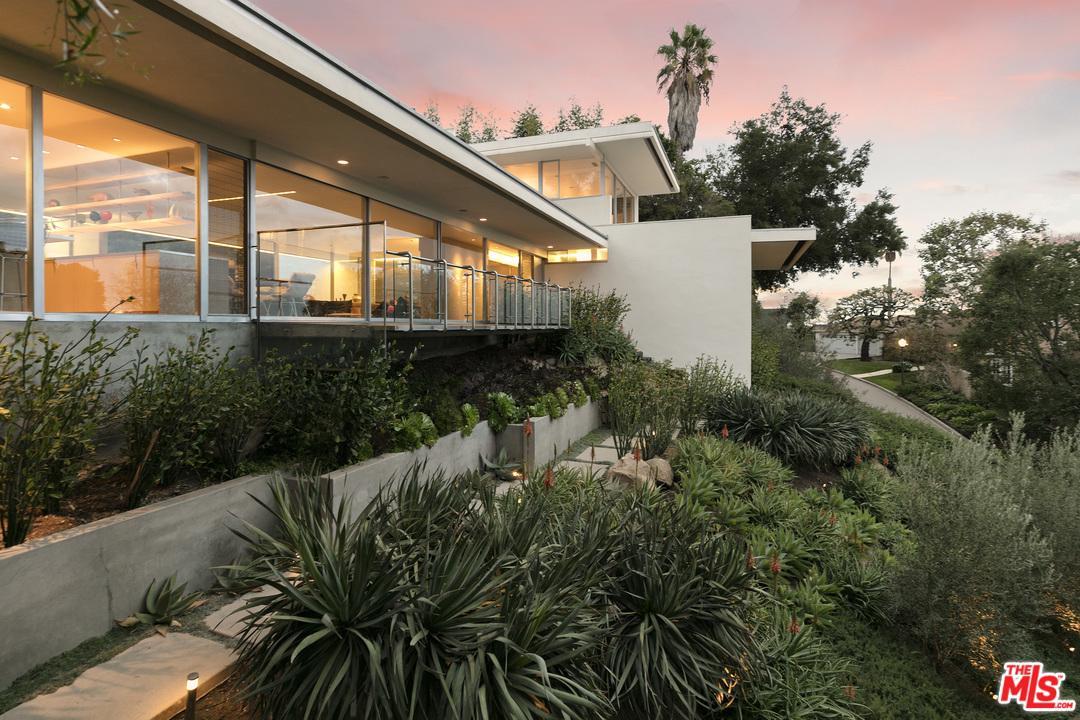 201 Bentley Circle - Photo 1